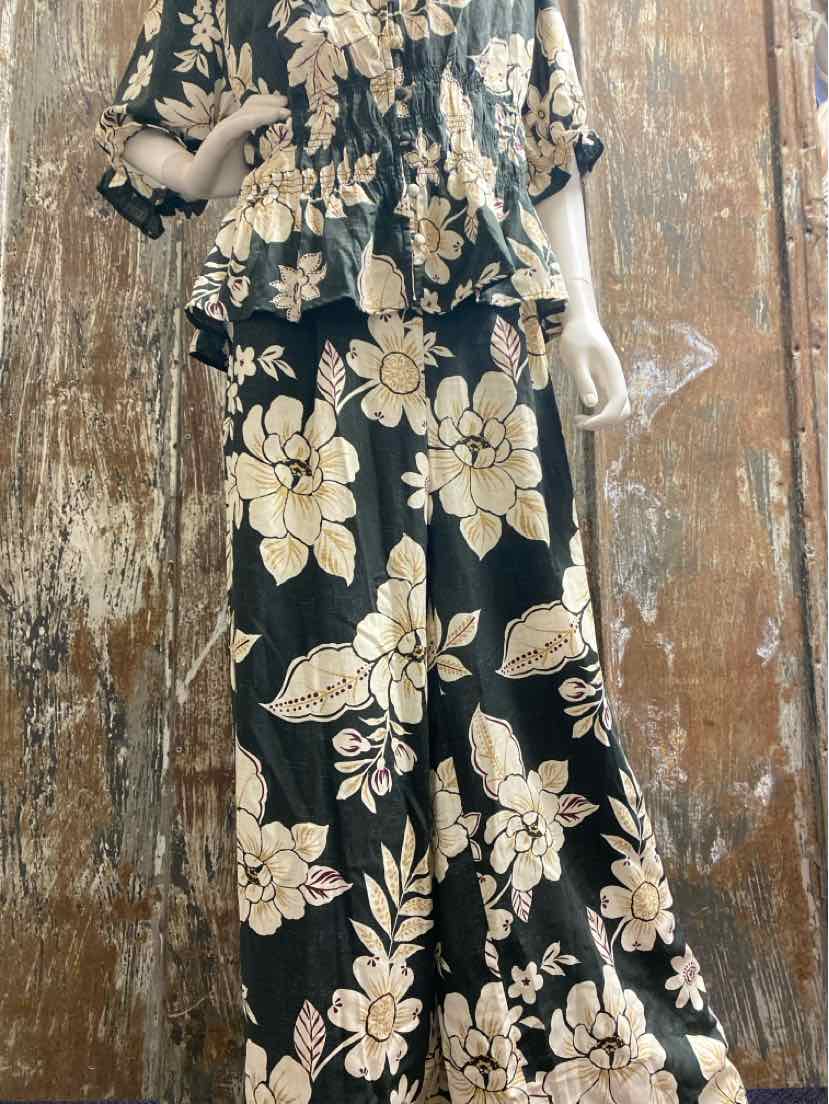 Torrid Size Large Gray Floral Print Two Piece Set