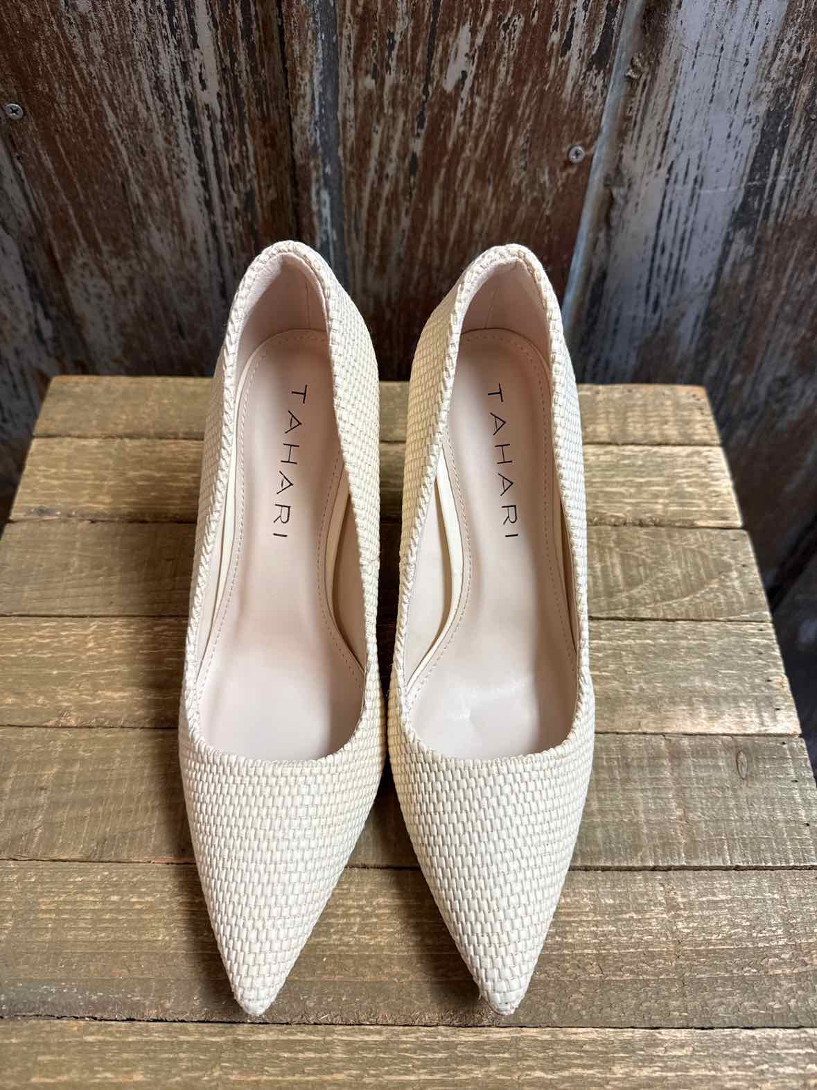 Tahari 7 Ivory Shoes