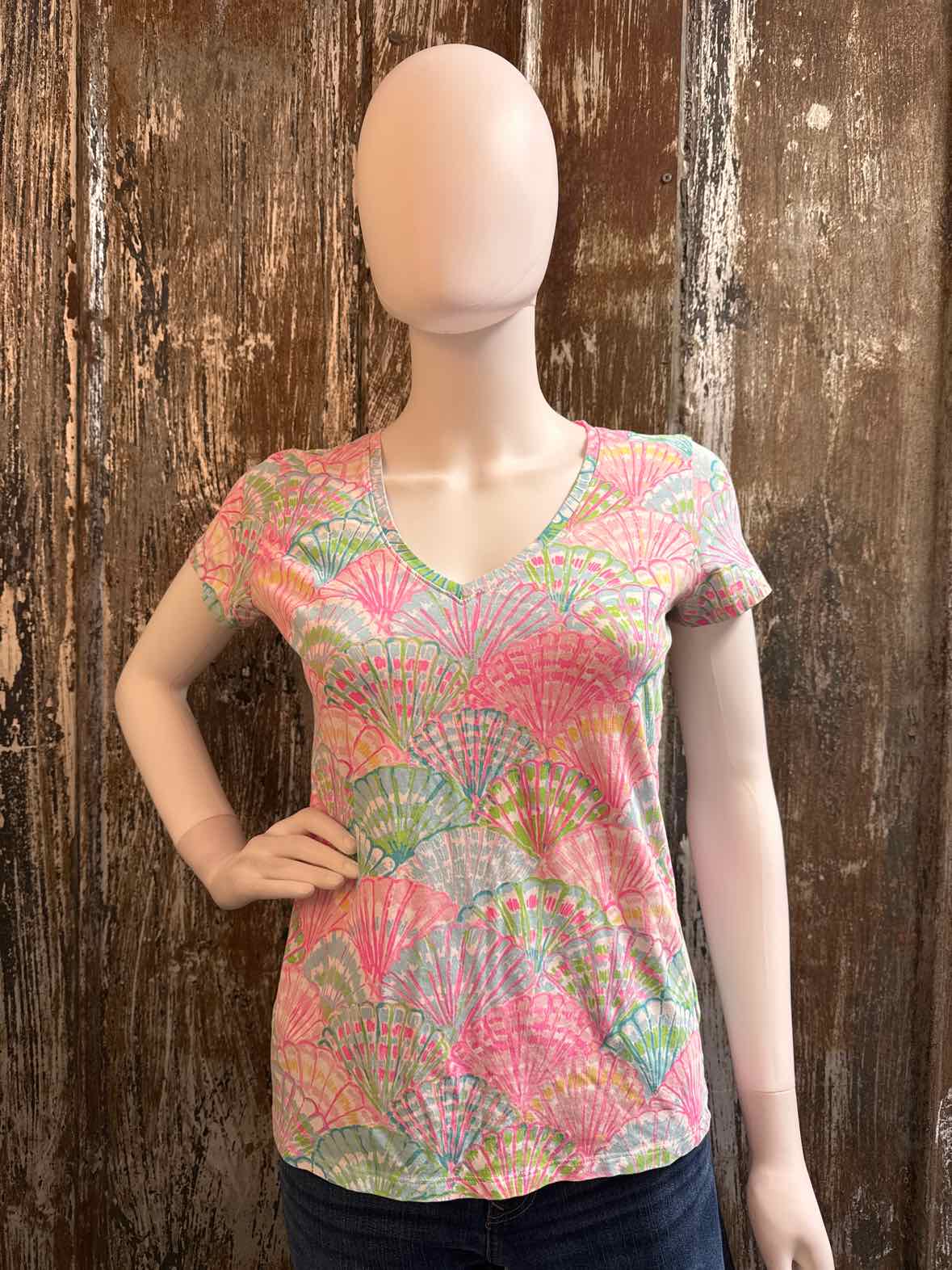 Lilly Pulitzer Size small Pink/Blue Print T-shirt