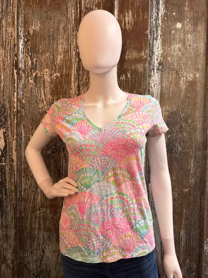 Lilly Pulitzer Size small Pink/Blue Print T-shirt