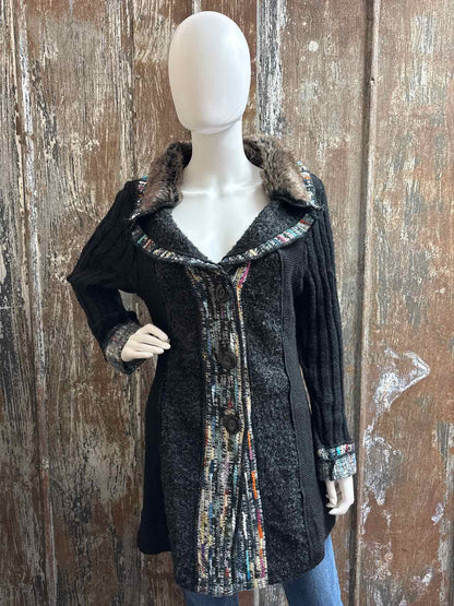 Kamana Size Large Black Sweater