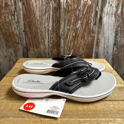 Clark's 8 Black Flipflops