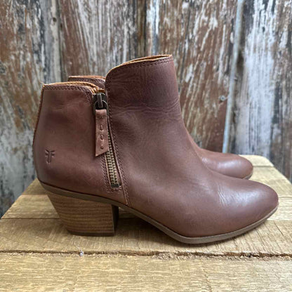 Frye 7.5 Brown Shoe Booties