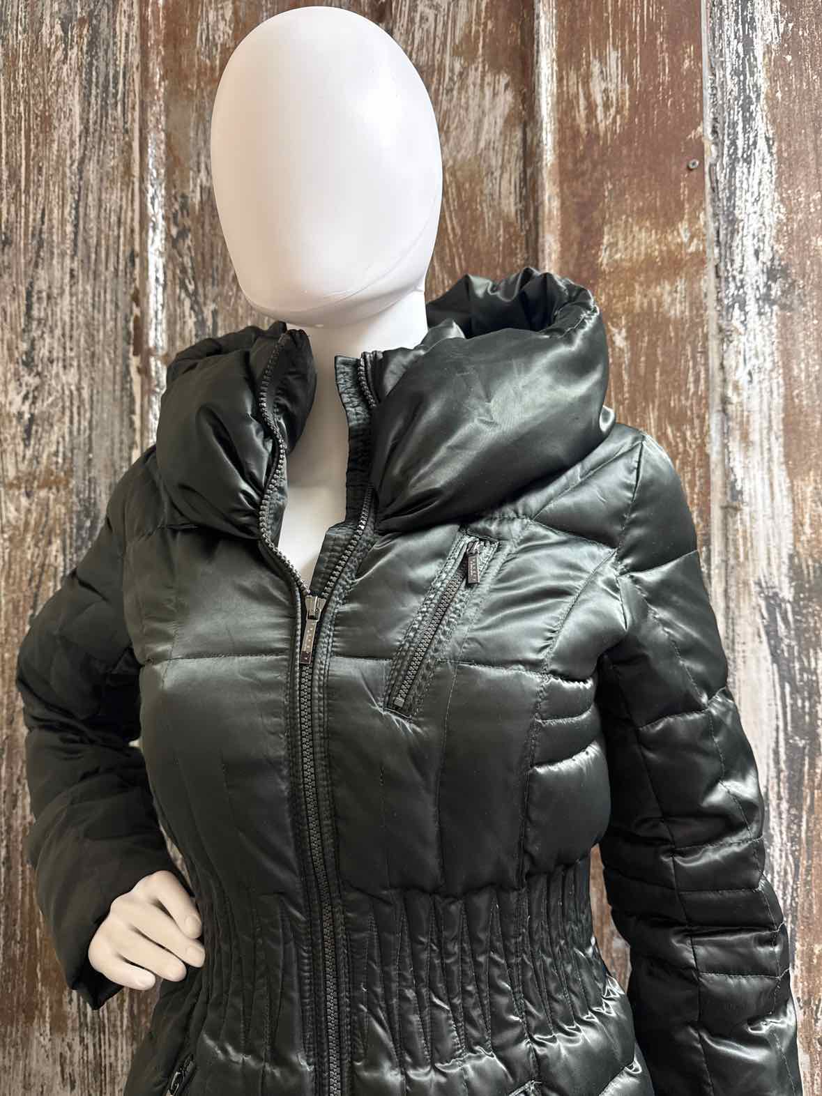 Laundry by Shelli Segal Size small Green Coat