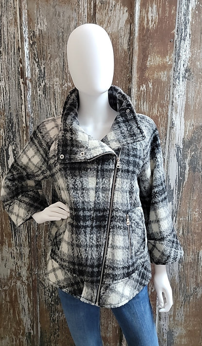 Guess Size Medium Gray Plaid Coat