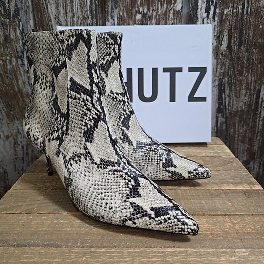 Schutz 9 snakeskin Boots