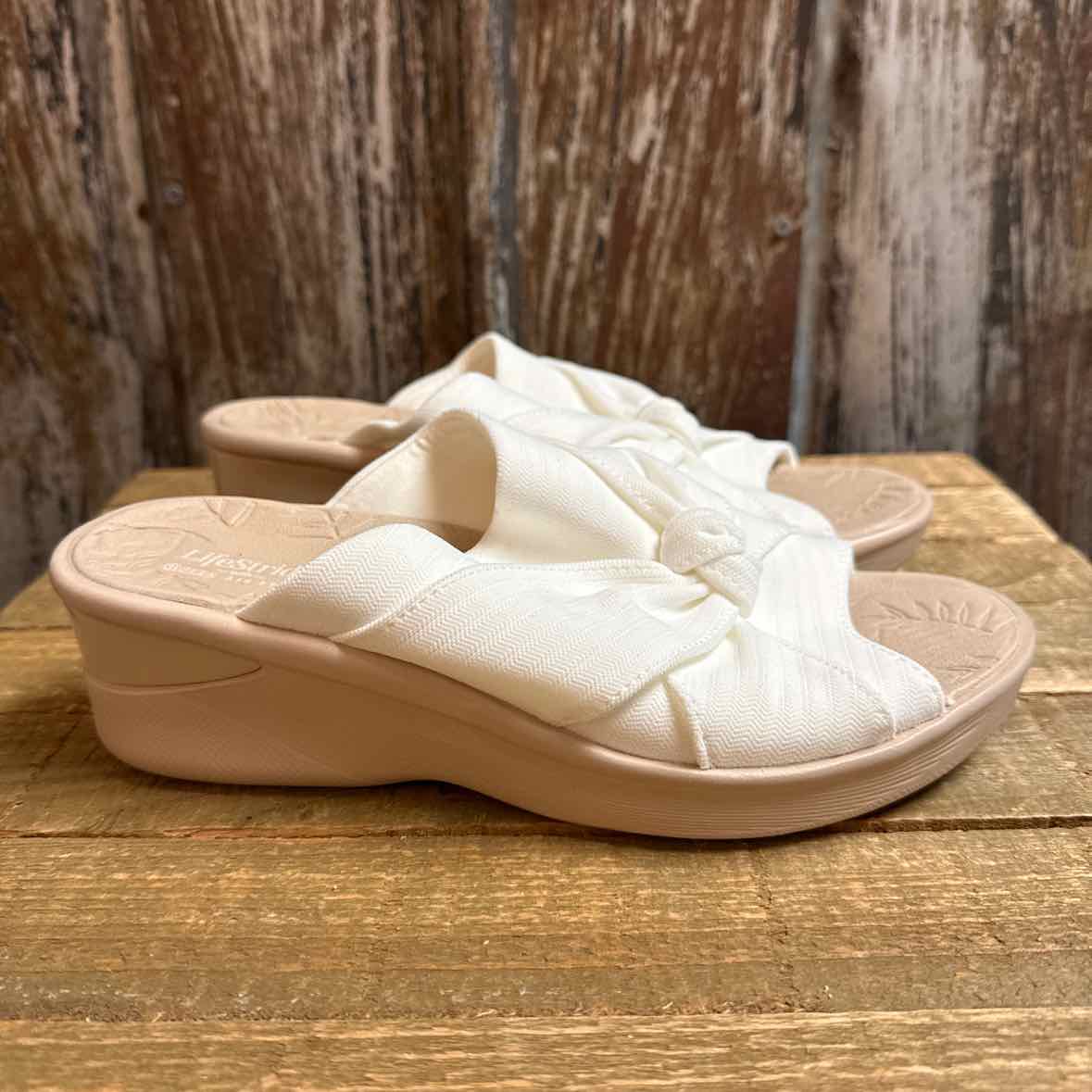 Life Stride 6 White Shoes