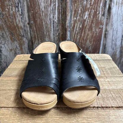Dansko 5.5/6 Black Shoes