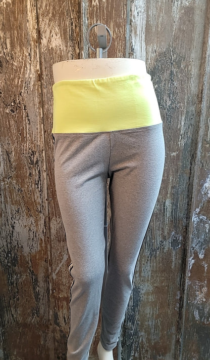 Pink Size Medium (8/10) Gray Activewear