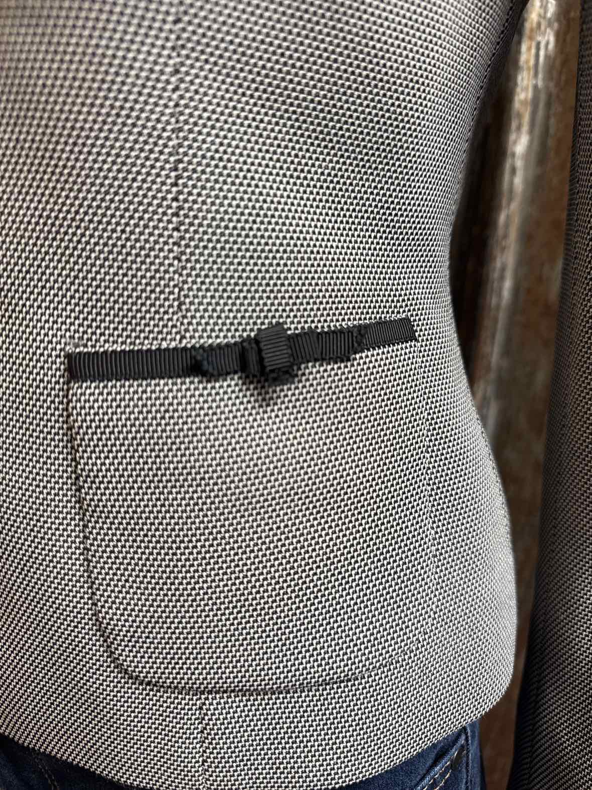 Tahari - Arthur S. Levine Size 4 (Small) black/white Blazer