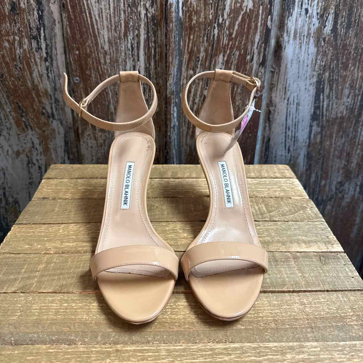 Manolo Blahnik 8 Nude Shoes
