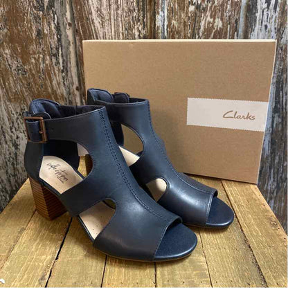 Clark's 6 Navy Shoes