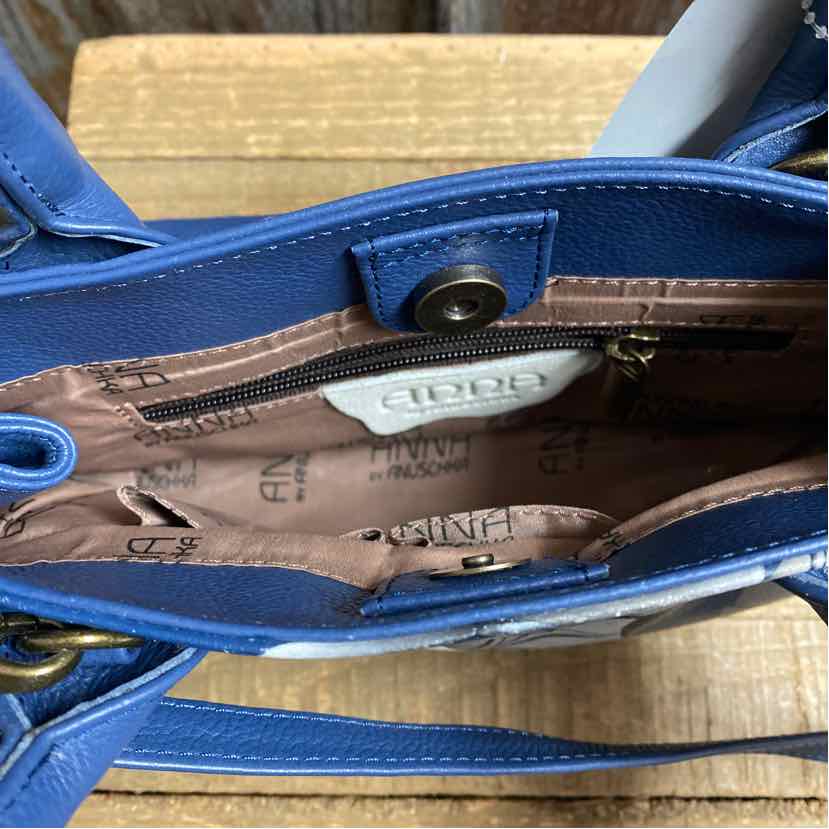 Anushka Purse