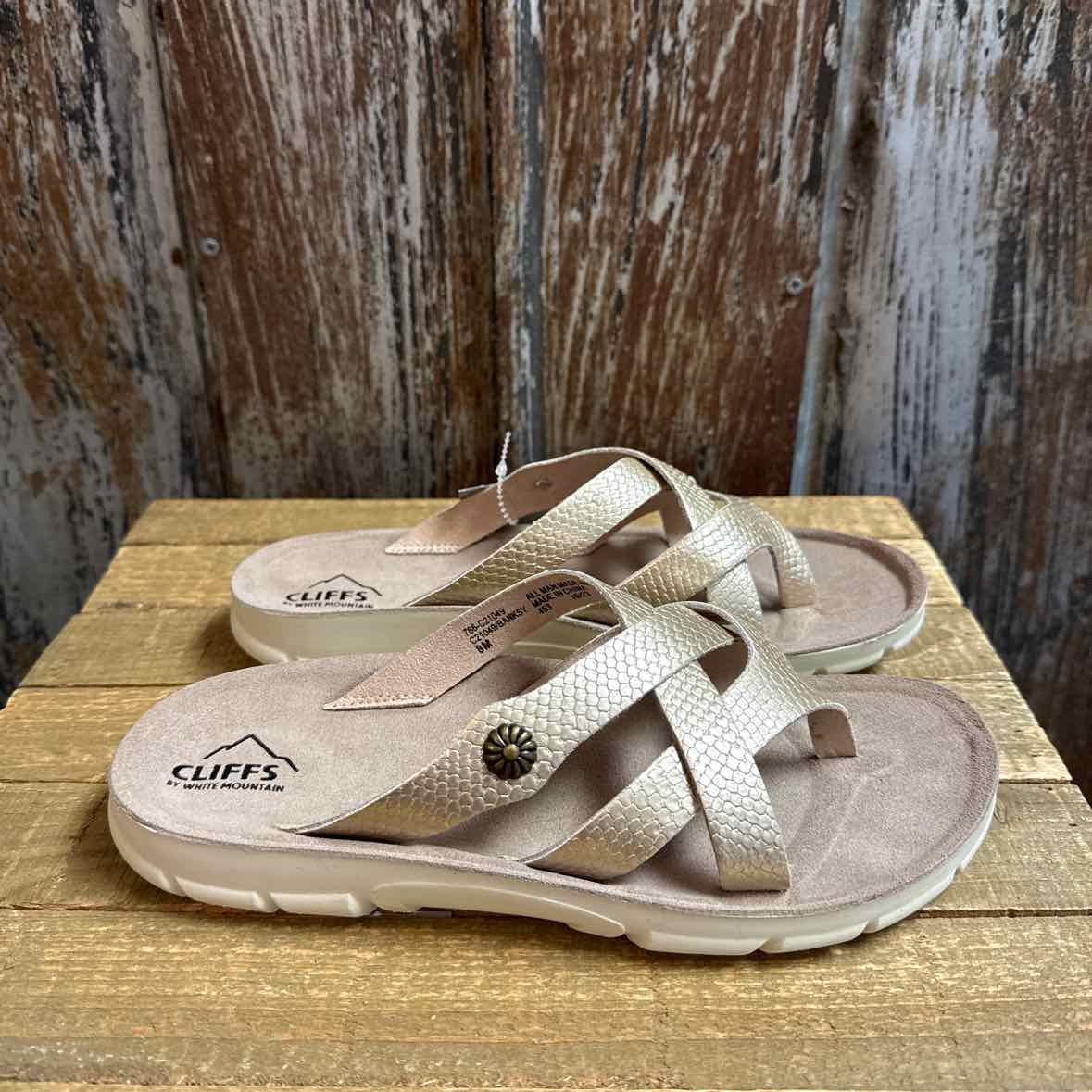 Cliffs By White Mountain 8 Gold Metallic Flipflops
