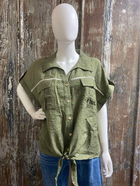 sweet rain Size 1X Green tops