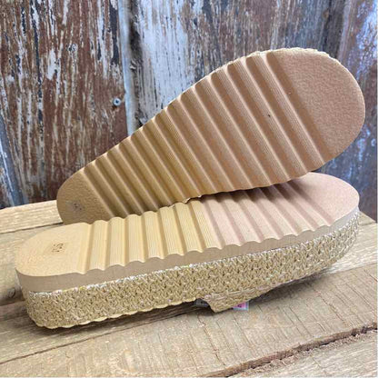 Beach by Matisse 9 Tan Shoes