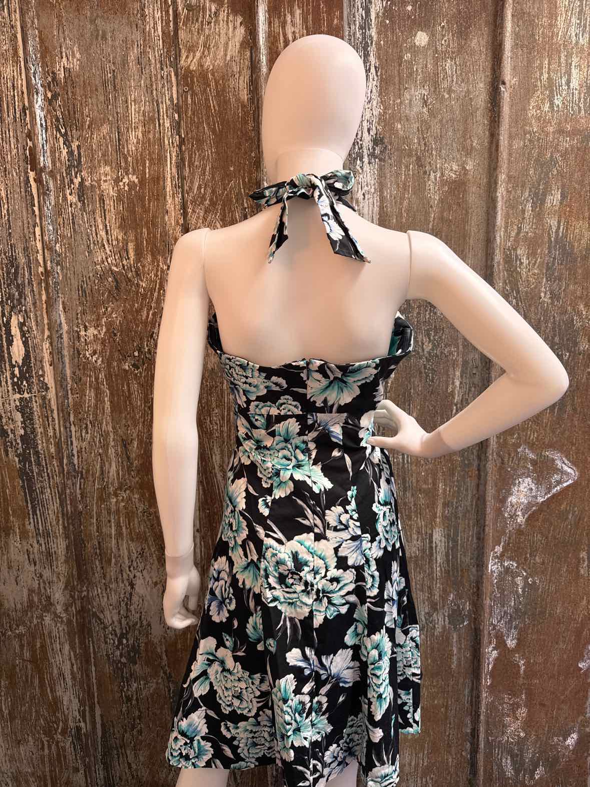 White House Black Market Size 12 (Large) Blue Floral Dress