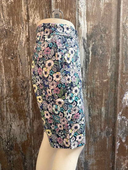 Talbots Size 6 Blue Floral Shorts