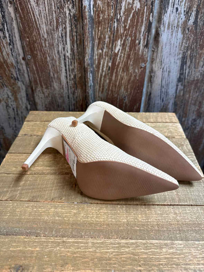 Tahari 7 Ivory Shoes