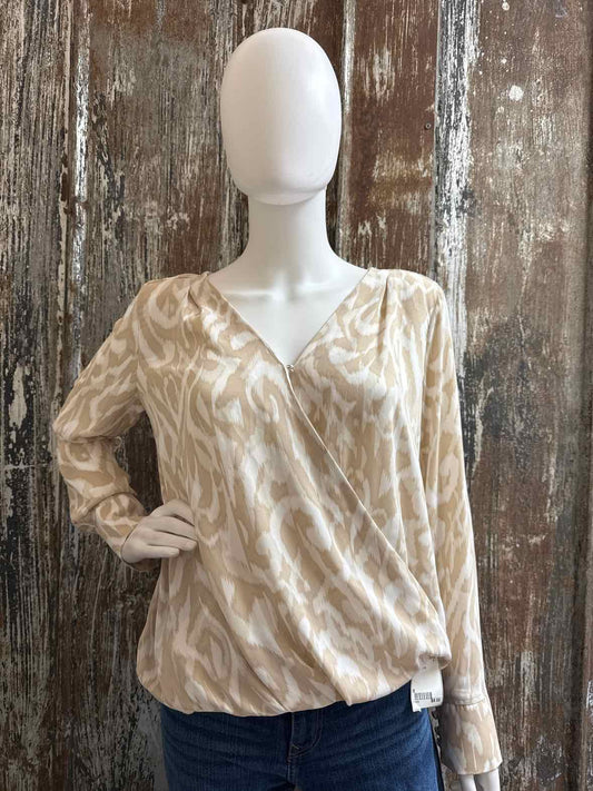 Halogen Size small Brown Print tops