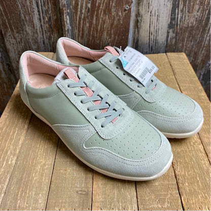 Vionic 7.5 Green Sneakers