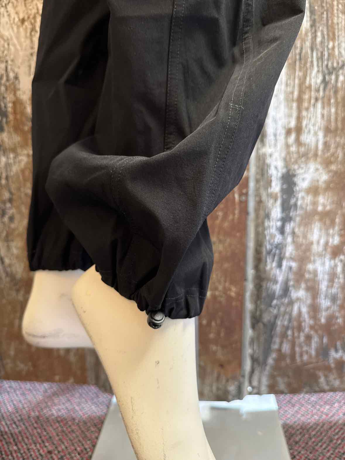 avalanche Size Small (4/6) Black Activewear