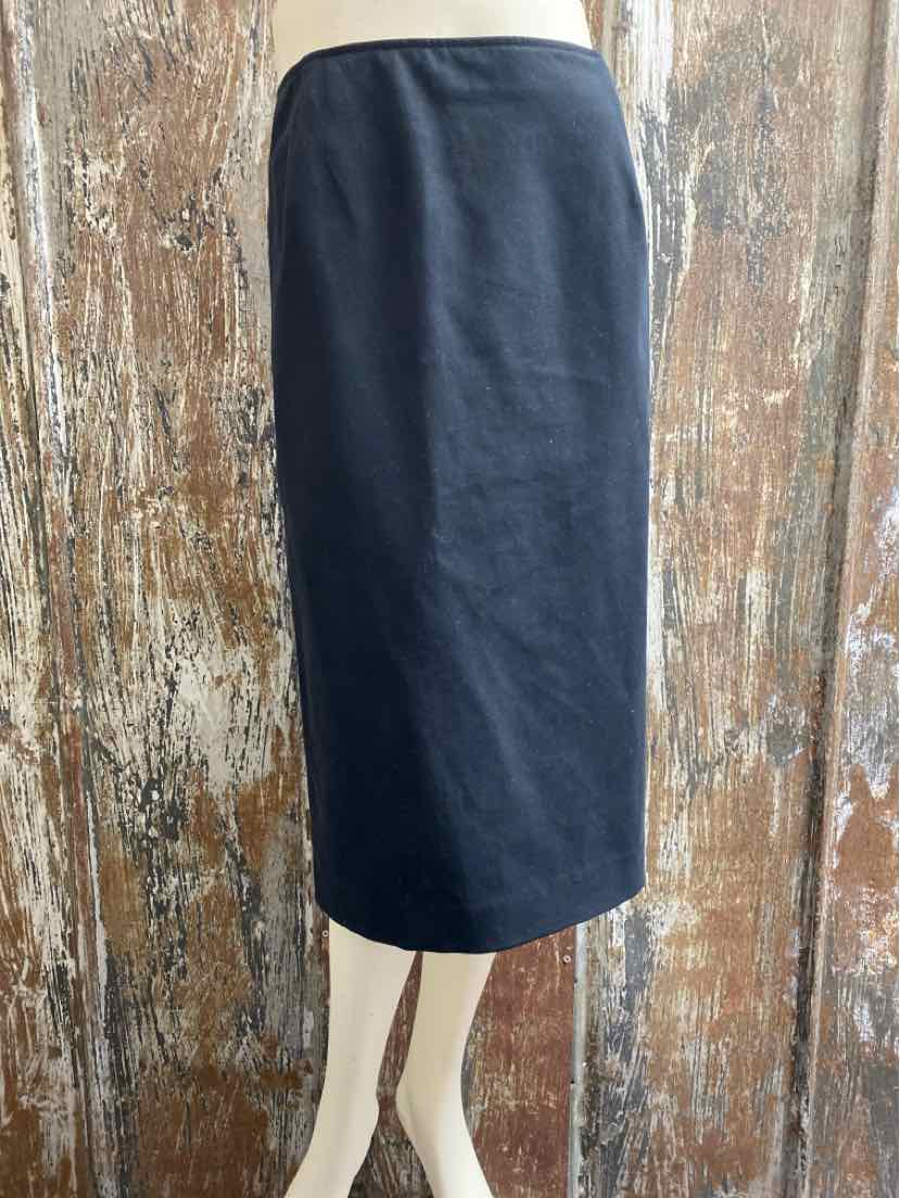 Carlisle Size 16 Black Skirt