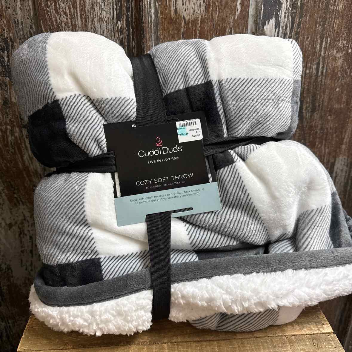 CuddlDuds Blanket