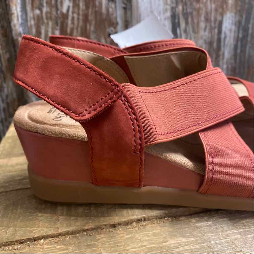 Earth Origins 7.5 Red Sandals